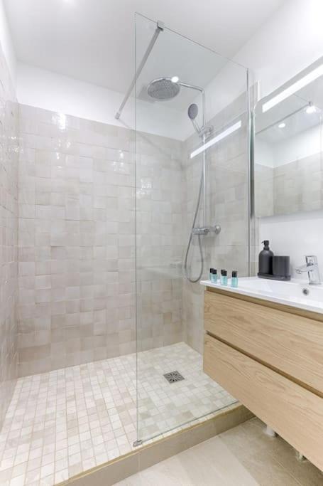 Appartement Mykeypers - Design & Cosy Flat 2br Center - Moulin Rouge Paris